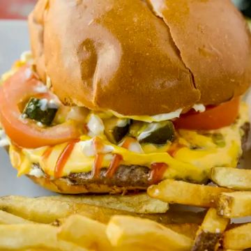 Deluxe Cheeseburger