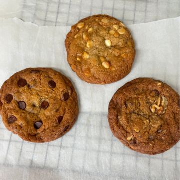 Chocolate Chip Walnut Cookie