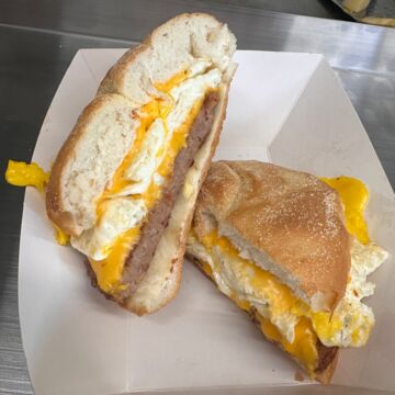 166 Sausage, Egg, & Cheese on a Kaiser roll / Salchicha, huevo y queso en un panecillo Kaiser