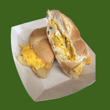 165 Potato, Egg, & Cheese on a Kaiser roll / Papas, huevo y queso en un pan Kaiser