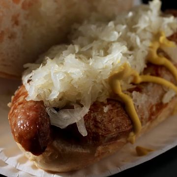 Franks World Famous Bratwurst 
