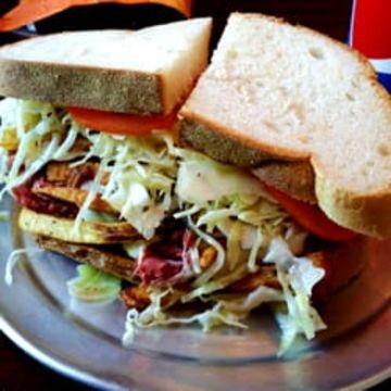 PASTRAMI & CHEESE SANDWICH