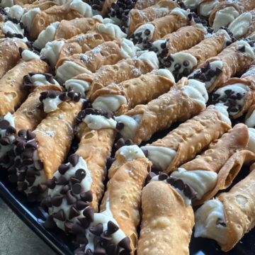 Jumbo Cannoli