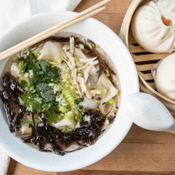 Wonton Soup + 2 Bao 馄饨+2包