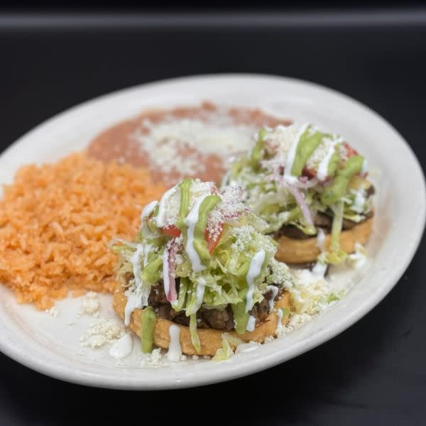 Sopes Dinner Plate