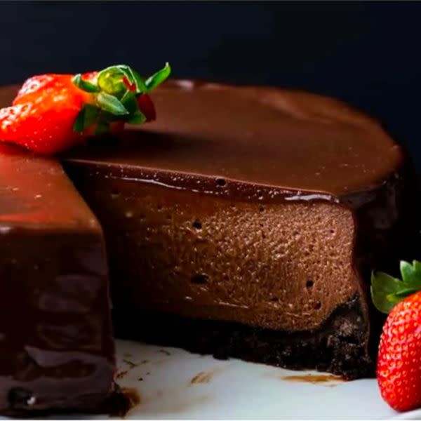 Chocolate mousse cake
