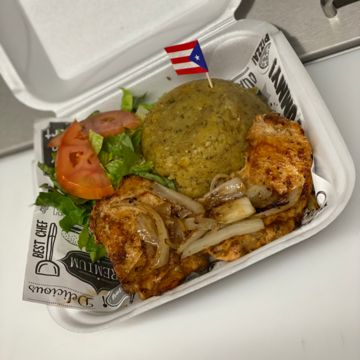 Mofongo with chicken breast