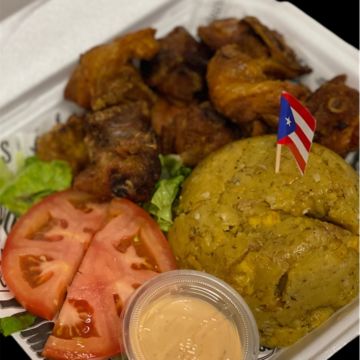 Mofongo with fries chicken pieces
