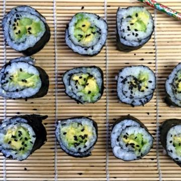 Avocado and Cucumber Sushi Roll 