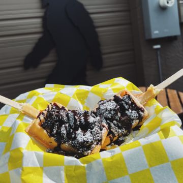 Chocolate Oreo Waffle Pop