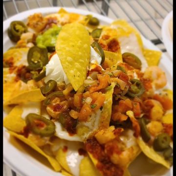 Garlic shrimp loaded nachos