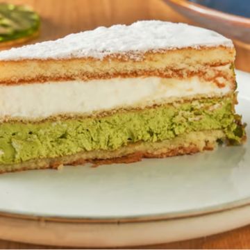 Ricotta pistachio cake