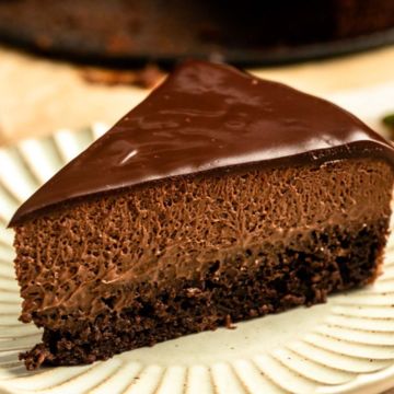 Chocolate mousse cake