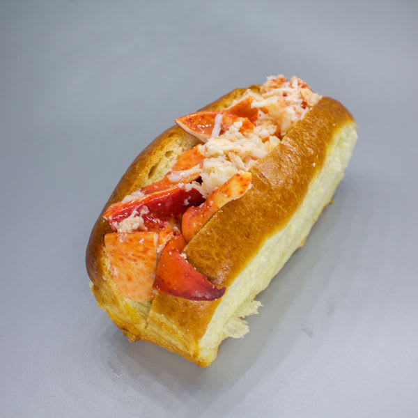 Lobster Roll: Hot Buttered