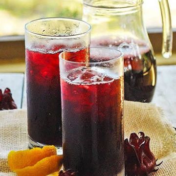 Fresh press hibiscus with mint