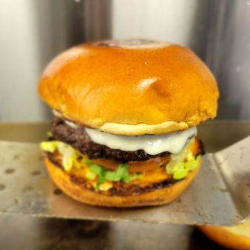 Angus cheeseburger