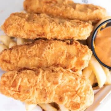 Chicken Tenders w/ Fries