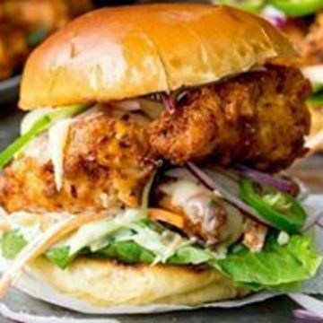 Chinese 5 Spices Fried Chicken Sandwich (🥇)