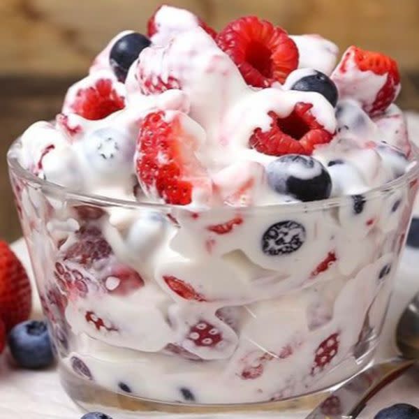 Berry Cheesecake Salad