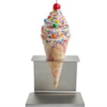 Scream Cones: Celebr8