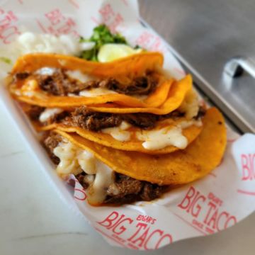 Queso Tacos