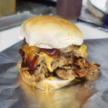 Cheesy Pulled Pork Sandwich
