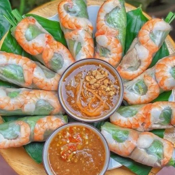 Spring Rolls (2 rolls)