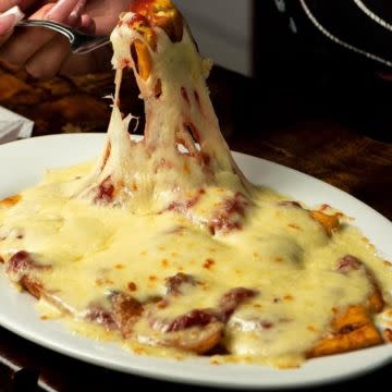 SALCHIPAPA DE POLLO