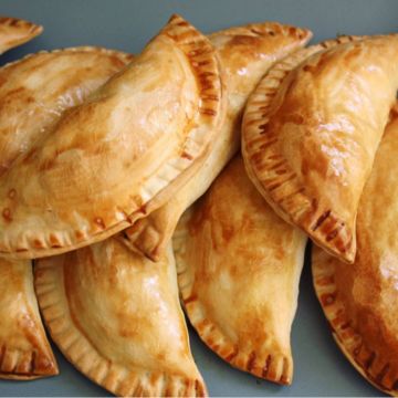 4 Empanadas (Beef, Chicken or Spinach with Cheese)