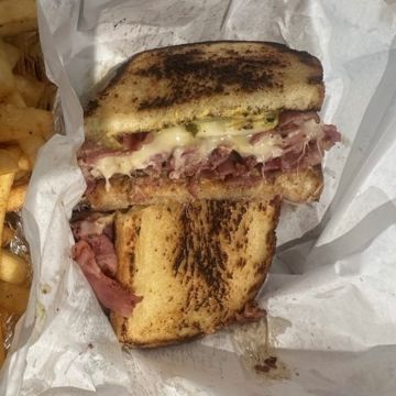 Hot Pastrami Sandwich