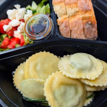 Ravioli Ricotta & Spinaci con Burro e