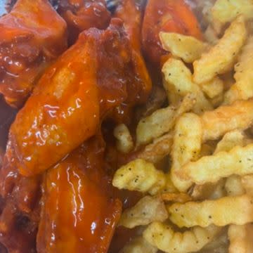 10pcs wings w/fries