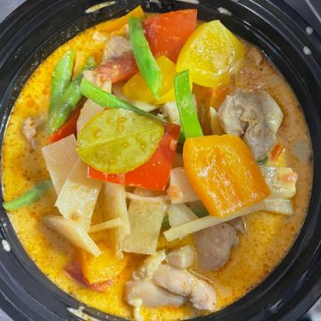 Thai Chicken & Vegetable Red Curry Plate