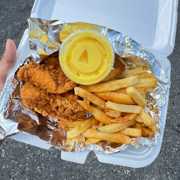 Chicken Tenders (4pcs)