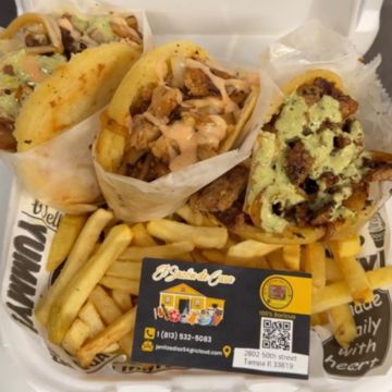 (3) mix arepas