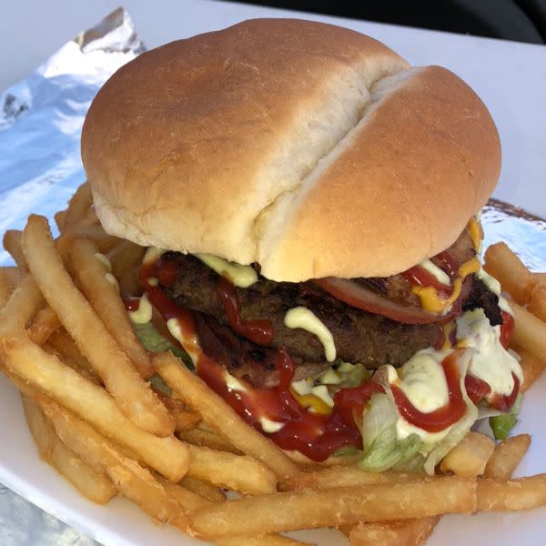 Chicken Sandwich w/ Fries