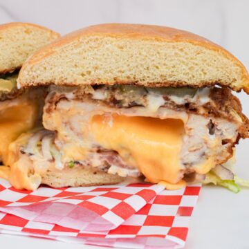 Chicken sandwich Yellow American cheese