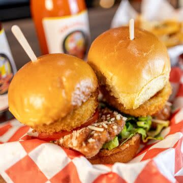 Pulled Chicken Sliders