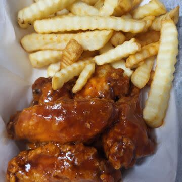Barbeque Wings & Fries