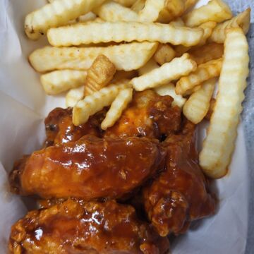 Barbeque Wings & Fries