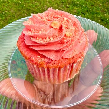 Homemade Strawberry Cupcakes