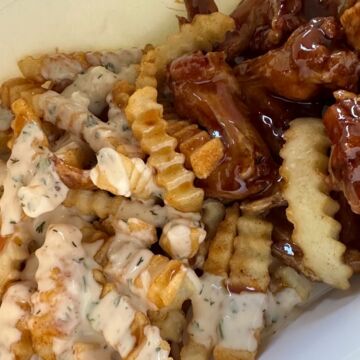 WORLD FAMOUS WING BASKET W/ DIRTY FRIES