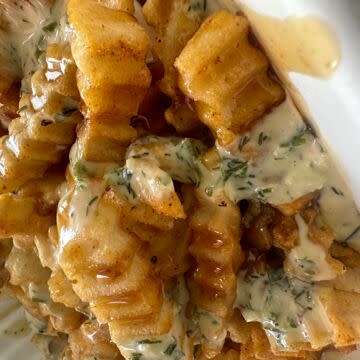 SOUTHERN FRIED TENDER BASKET W/ DIRTY FRIES