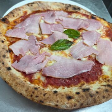 Ham pizza