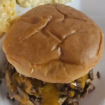 BRISKET SANDWICH w/SIDE