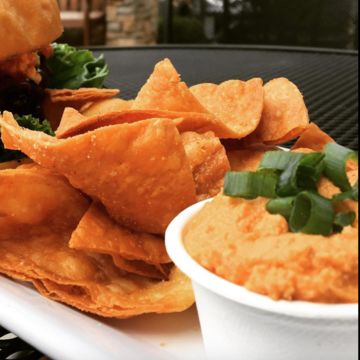 Hummus & Chips