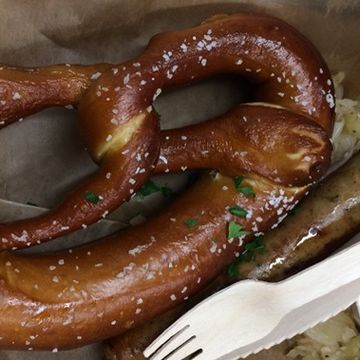 Pretzel & Brat Meal