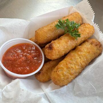 Mozzarella Sticks (6pcs)