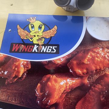 10 pcs Wings w/ Fries 
