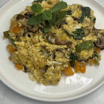 Breakfast: Scrambled Eggs w/ Veggies